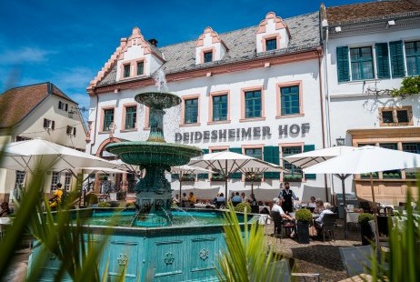 DeidesheimerHof_210612-Zimmer-Terasse-Portraet_GVOMEDIA-049