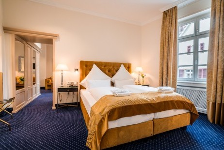 DeidesheimerHof_210612-Zimmer-Terasse-Portraet_GVOMEDIA-011